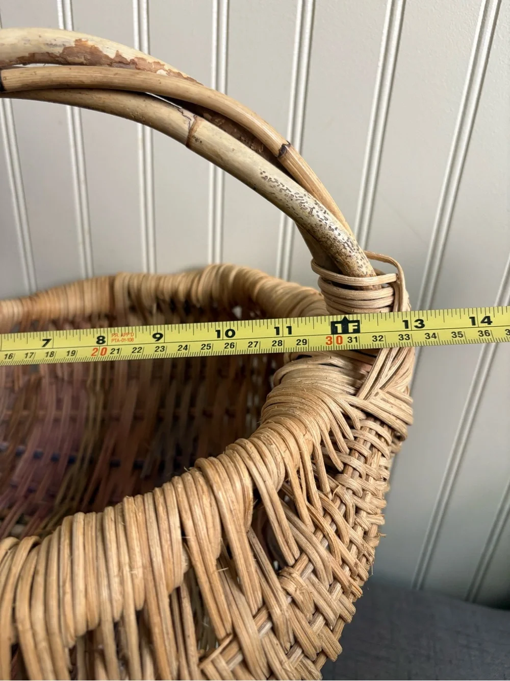 Vintage Handmade Woven Buttocks Basket Medium Beige/Tan VTG Eclectic Boho Beach